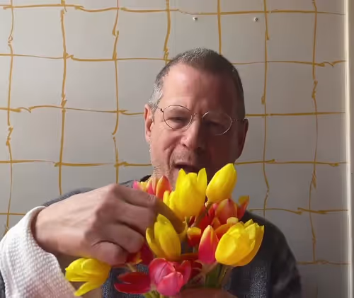 Item #50600010049 Media