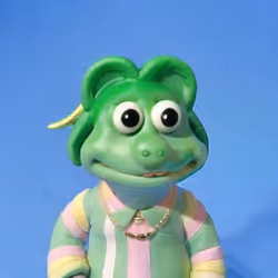 1121