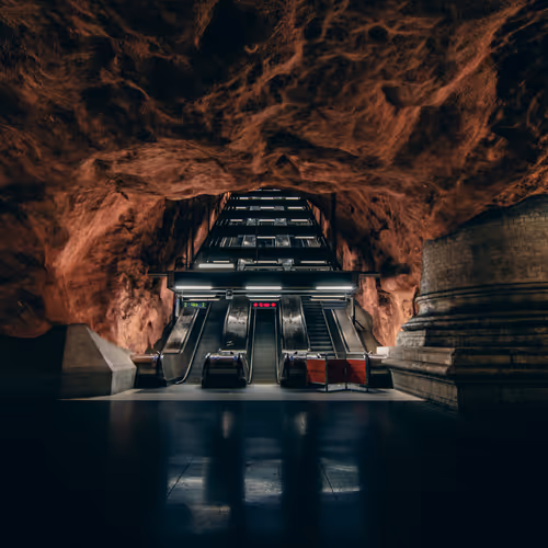 Underground - 59vpfPM4Pc