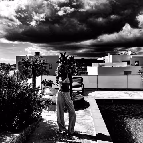 B W By Frankiehigh Eth