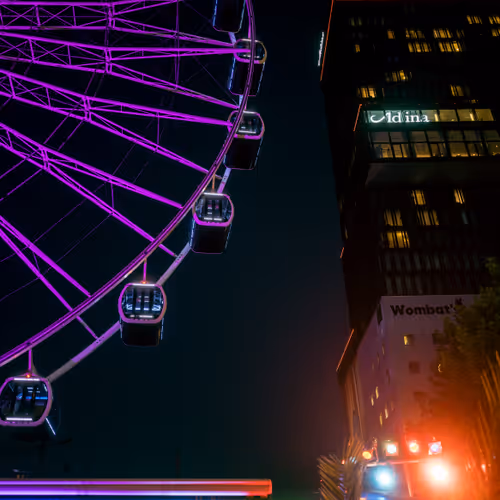 München im Licht: Riesenrad im Werksviertel-Mitte. Мюнхен в свете: Riesenrad im Werksviertel-Mitte. Munich in Lights: Riesenrad in Werksviertel-Mitte.
