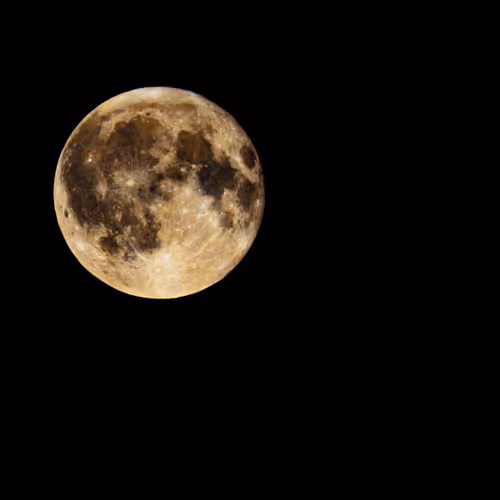 Der Mond in Farbe — Munich Sky Collection. 彩色月亮 — Munich Sky Collection. Moon in Color — Munich Sky Collection.