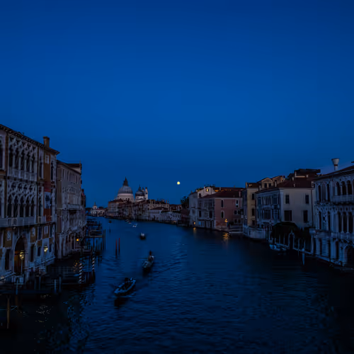 Silenzio Blu. Blue Silence. Blaues Schweigen. 
