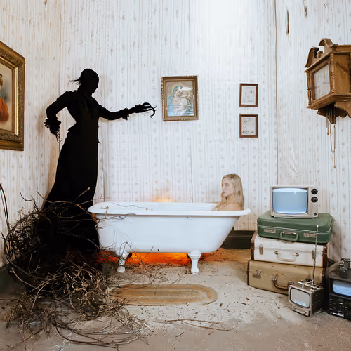 Shadows - 6bU69wuiEf