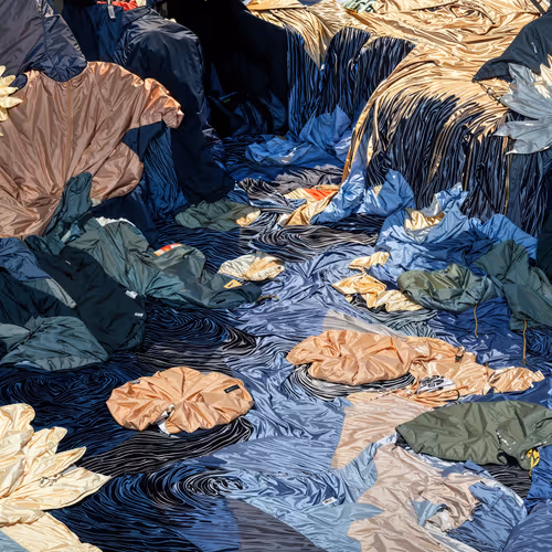 Worn Currents By 0009