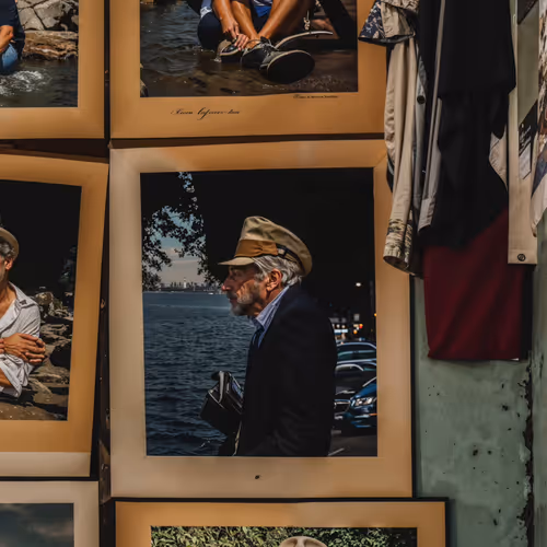 Item #32000200 Media