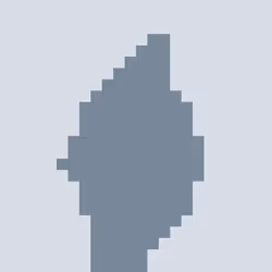 913