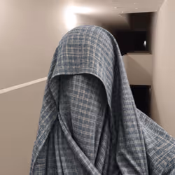 582
