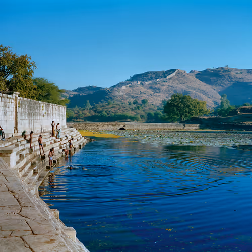 At the Kund of the Eklingeswar Shiva Temple in Rajasthan #6/8