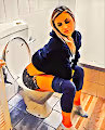 Pooping Ladiess - old