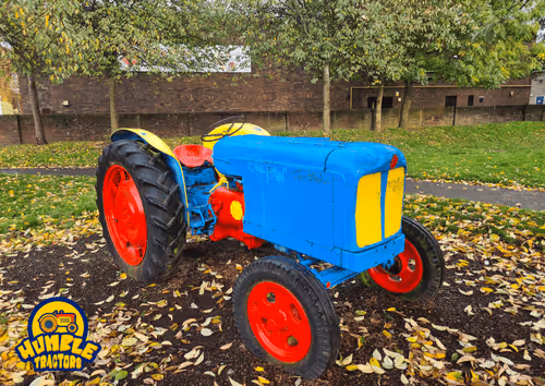 Item #35863194083128256797647772425284652682645032595179500226087347024063874727937 Media