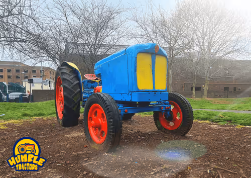 Item #35863194083128256797647772425284652682645032595179500226087347080138967744513 Media