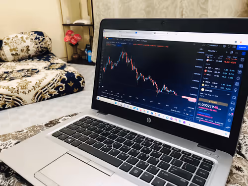 Item #827673977658782118604927435479555280184036064402920365349661384691731660801 Media