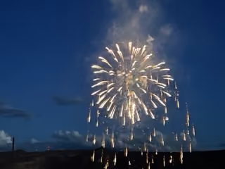 Fireworks - R9Jn77kuJ1