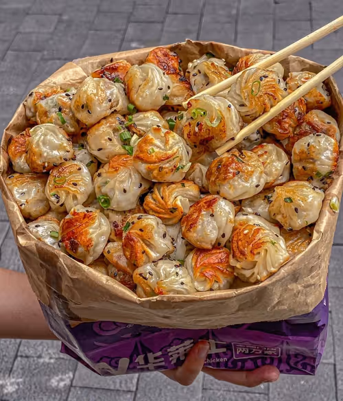 Item #107839786668602559178668060348078522694548577690162289924414440996867 Media