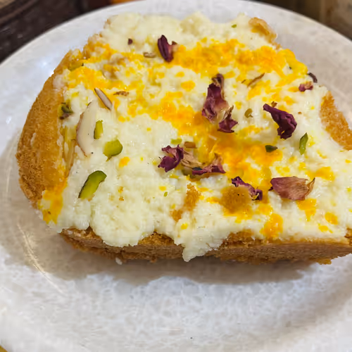 anshika.lens-Collect-1564