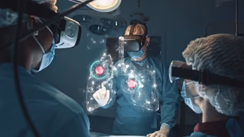 Surgeons Use Augmented Reality VR Glasses to Invest