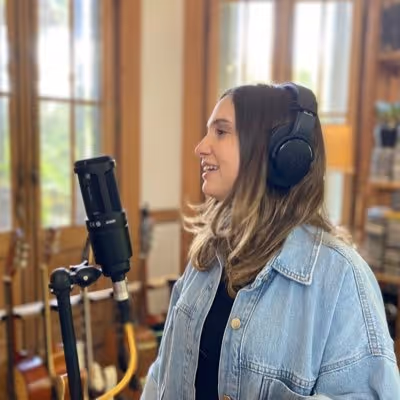 Paula Pazos - MODO AVION