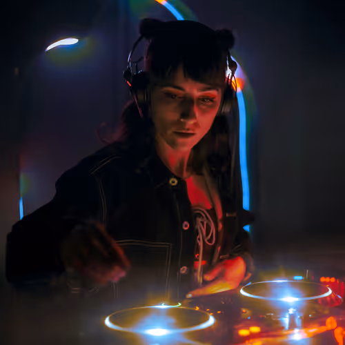 BRUX - GRAVY ft. TT The Artist