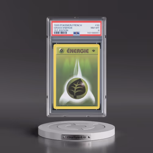 1999 Pokémon #99 Grass Energie - 1st Edition (PSA 8 NM-MT)
