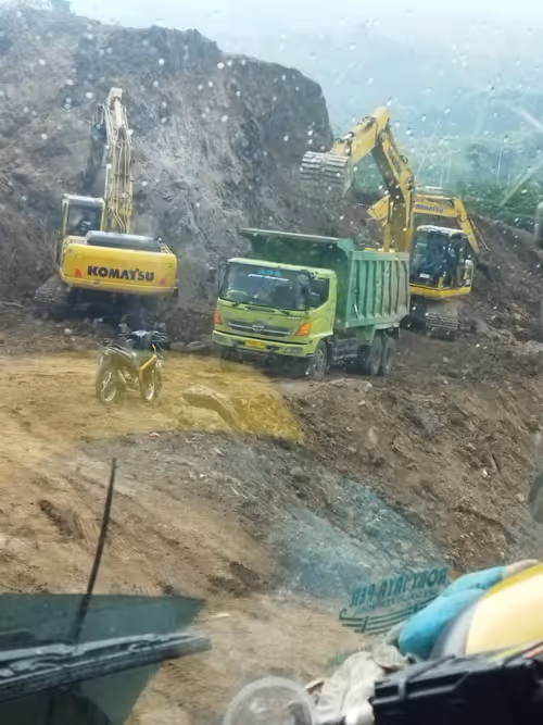 Item #97199718384666270089732904724735190501415195142311849285672880065674580328449 Media