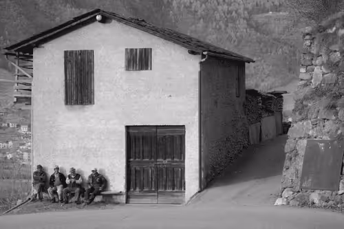 Item #44700108579651333138667542629820837396884608340507399849221760706563354394625 Media