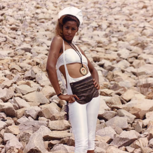 Item #70499945122477817413176575790821458182033499212662610223192993395153360125953 Media