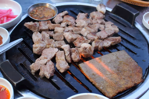 Item #76436442403238931654769079215325506734034420621269194264977366314906877427713 Media