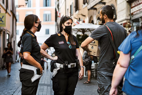 Item #24903874531350115991913359074638014120394763804843076394666794923658754129921 Media