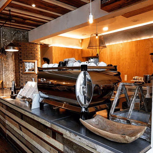 Item #56898950157913093593627224256500170032881666157173615048892704353914175094785 Media