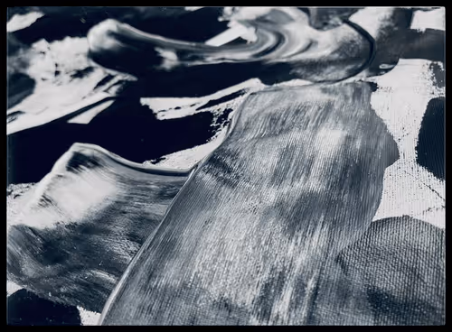 Item #69161271845556741248210283377184123159199717982282519289769021614858369499137 Media