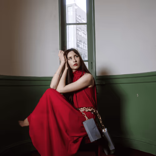 Item #58449322519431846872253089804577122753682979220247499216515441054799049523201 Media