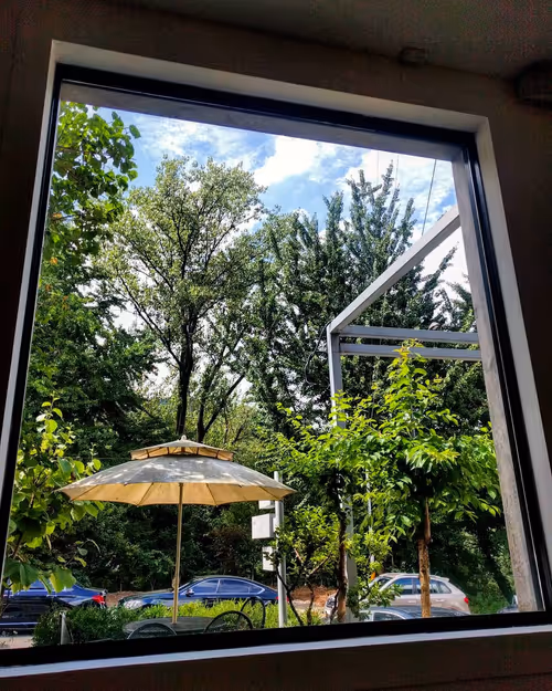 Item #56898950157913093593627224256500170032881666157173615048892704370406849511425 Media