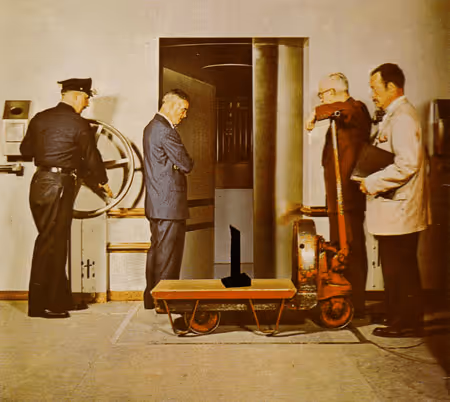 Item #61008415677425161775769037889841641942964792119876980335460082759239242612737 Media