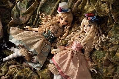 Item #61541705126151260829565597826561651426879786321483229008775396347657926475777 Media