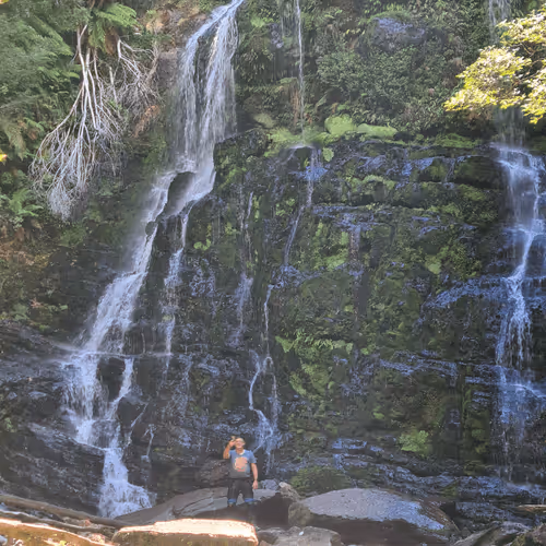 Item #17087946856323551466652223476119462790651517878022839263545786952292719656961 Media