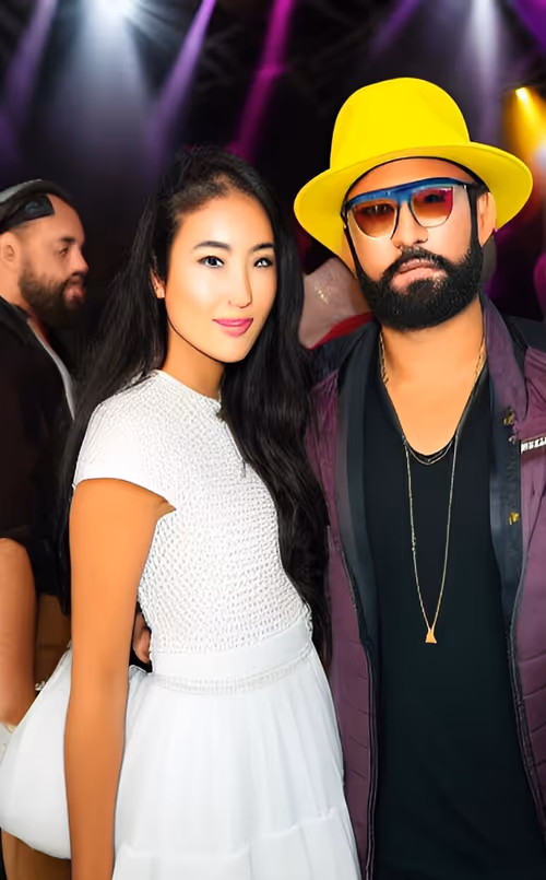 Item #99074925972871264219831703767787305253895943906433622272341941799635839352865 Media