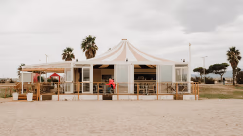 Item #38122789688901439809608562856729085960358328057221492569725414913688578555905 Media