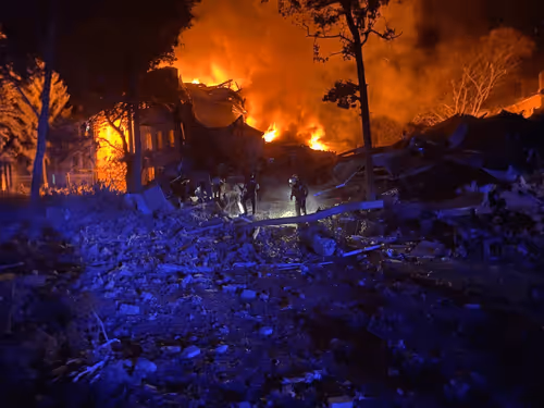 Item #38587259801650931752541137473757121392008973507807615484533783650042162184193 Media