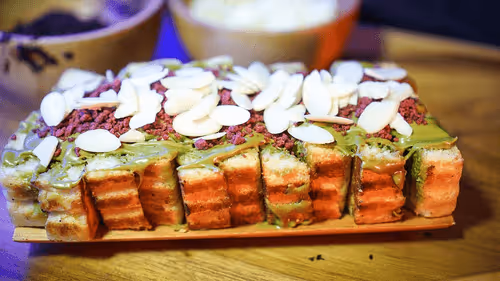 Item #39648776937409847818909128334741614440628517092229210759085448431040402030593 Media