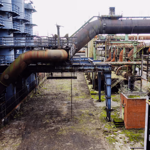 Item #45576425564904372626892608315059614446222544919153294335331944255564854329345 Media