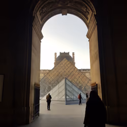 Louver Pyramid