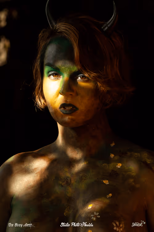 Item #22903998292597646636474096852405131883501866736470564428538884472637040361482 Media