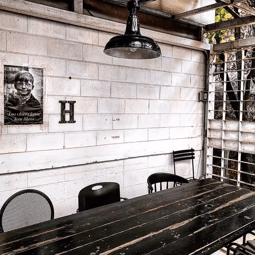 Item #56898950157913093593627224256500170032881666157173615048892704344018570444801 Media