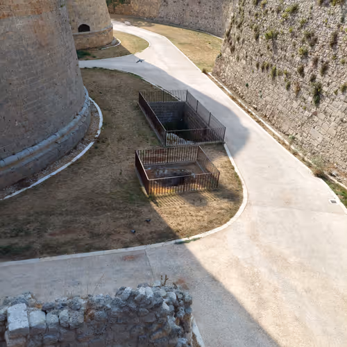 43505702085321246701285015339688837487321998718285252344027785102867298254849