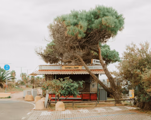 Item #38122789688901439809608562856729085960358328057221492569725414915887601811457 Media