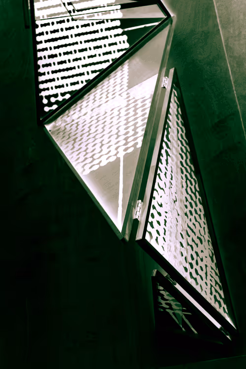 Item #82029536996806538977222578993389033909628801633309343873038399479409201381379 Media