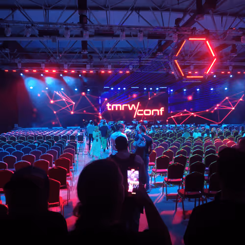 Item #2628333874954437755590947507767253607701783208951874616811501945721913868289 Media