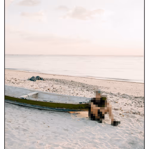 Item #44841669653503183183451948352729976287069847475674991683319661596425767092226 Media