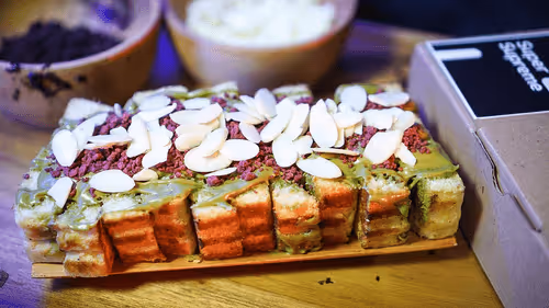 Item #39648776937409847818909128334741614440628517092229210759085448428841378775041 Media